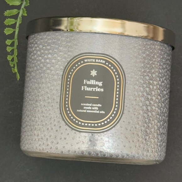 BBW Falling Flurries White Barn Bath & Body Works 3 Wick Candle - Picture 5 of 11